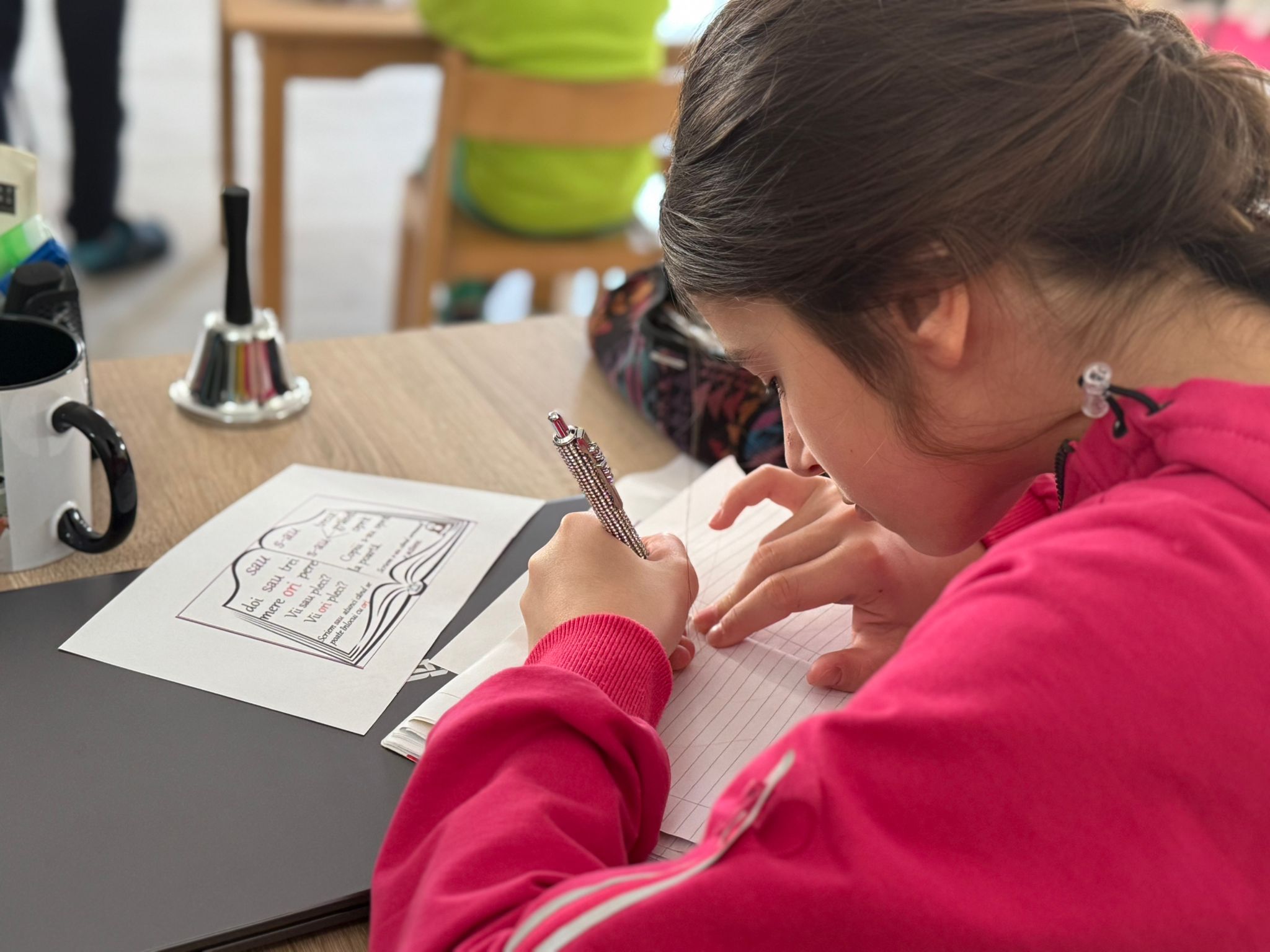 Educația Montessori  și educația Tradițională